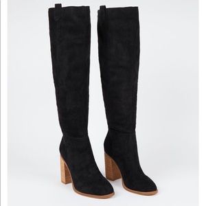 Brand new! size 10 black high knee boots perfect for fall and winter!
